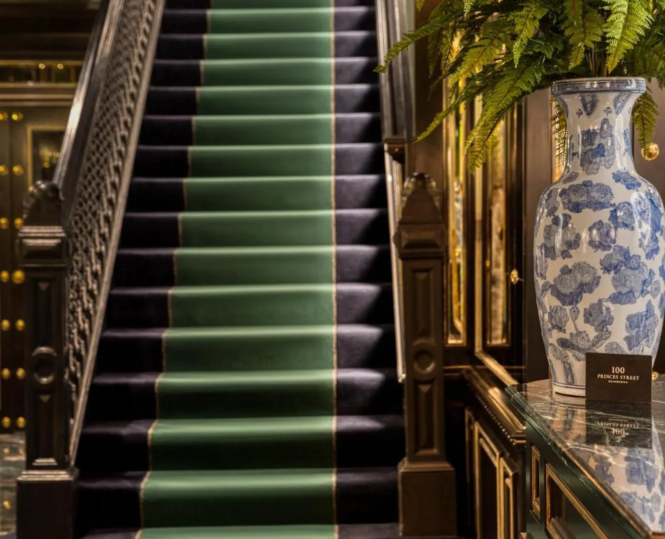 Hotell 100 Princes Street Edinburg