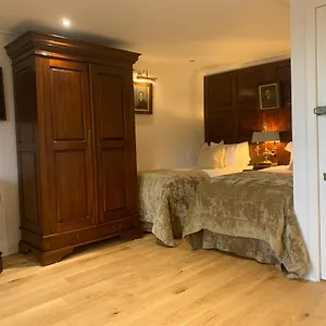 Apartment 23 Mayfield, Edinburgh
