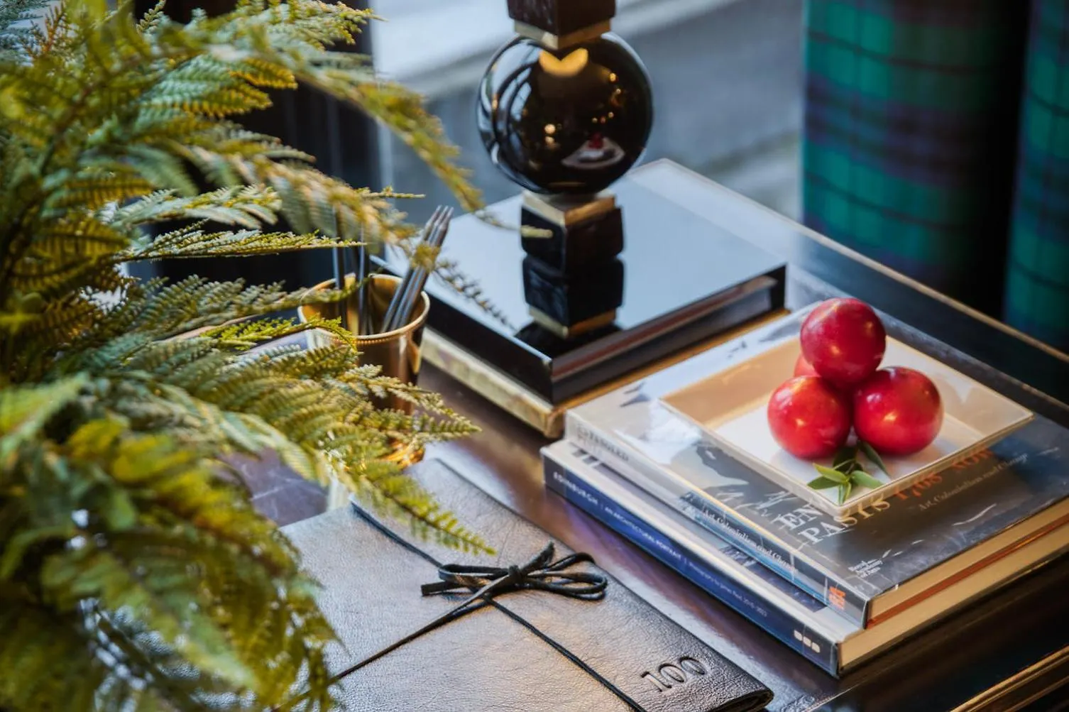 100 Princes Street Edinburgh 5*,