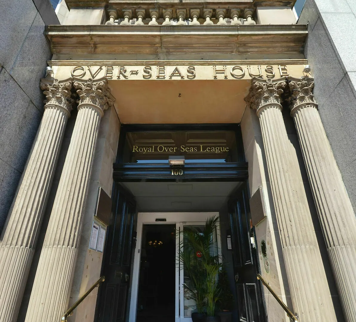 100 Princes Street contacts